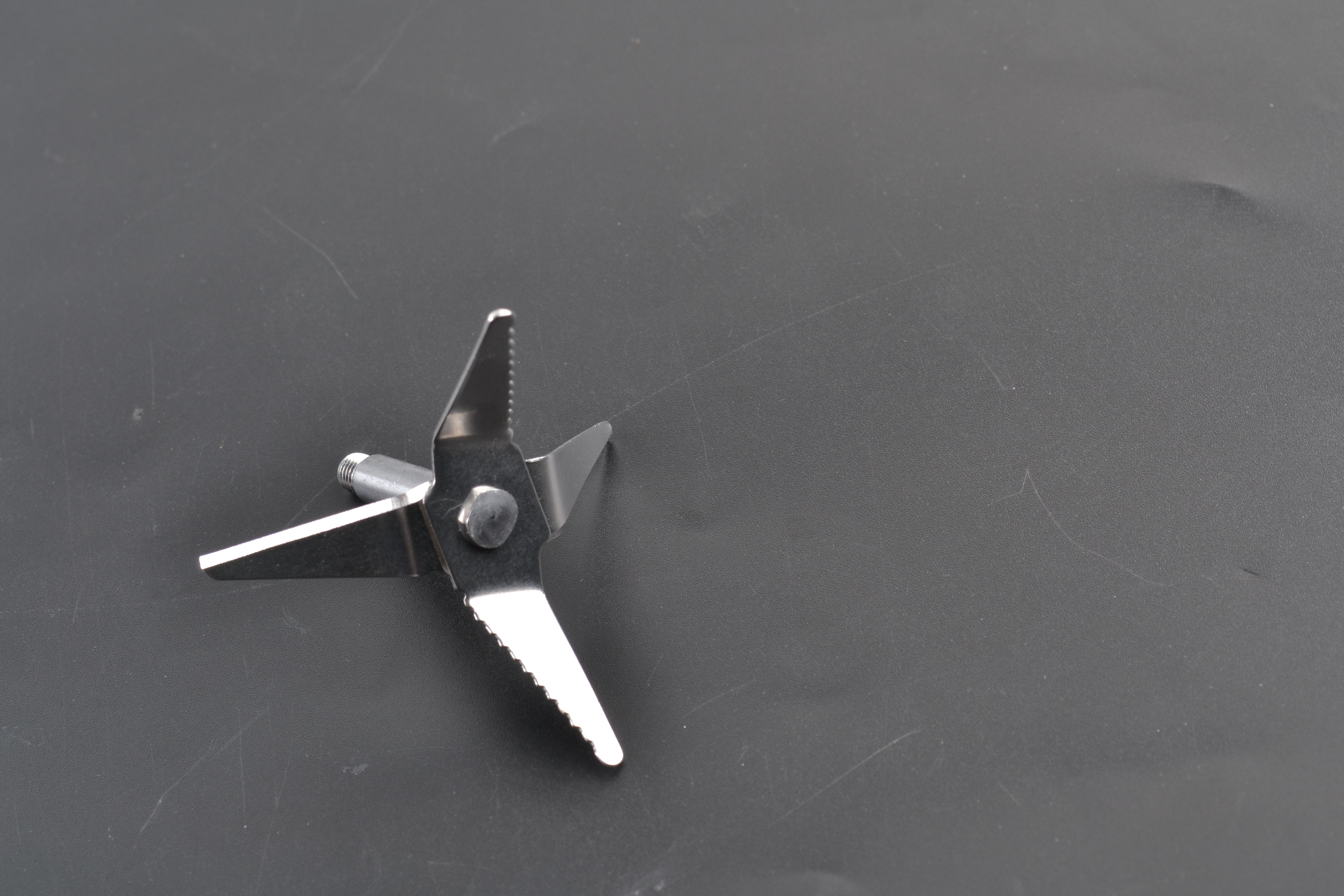Blade - B20040001